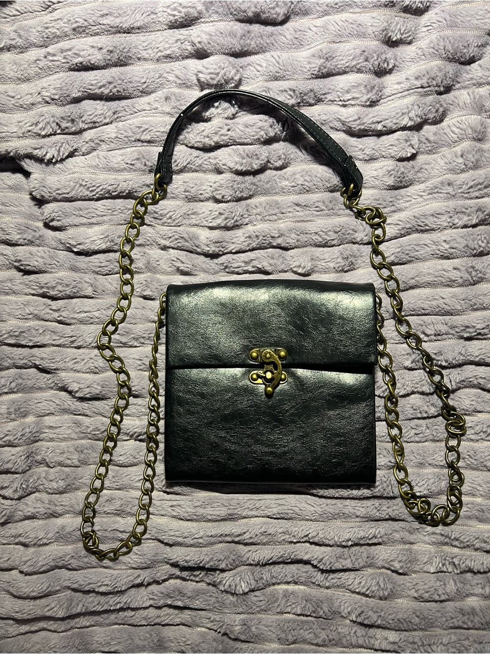 Steve Madden Envelope Mini bag W/mirror & chain strap.